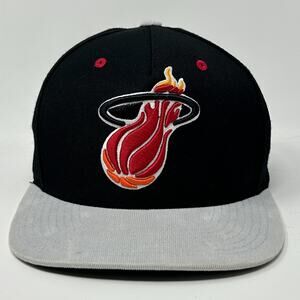 Miami Heat Hat Baseball Cap Mitchell & Ness Leather Strapback Black 5 Panel NBA